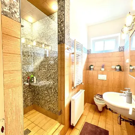 Holiday home With Jakuzzi And Sauna Kisoroszi