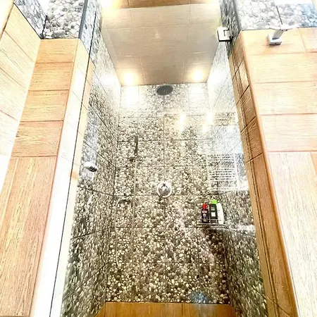 Holiday home With Jakuzzi And Sauna