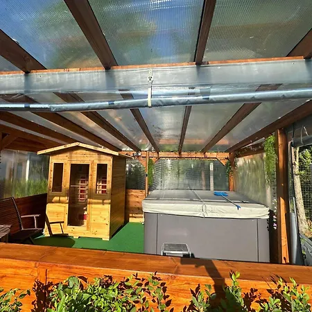 With Jakuzzi And Sauna * Kisoroszi