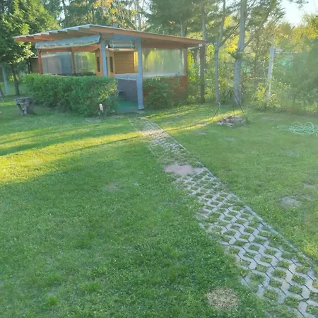 Semesterbostad With Jakuzzi And Sauna Kisoroszi