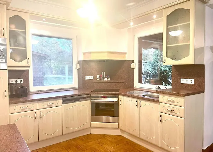 Semesterbostad With Jakuzzi And Sauna *