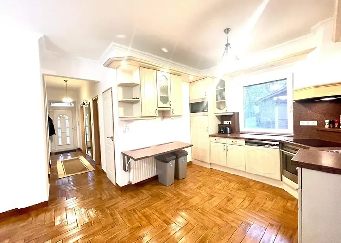 With Jakuzzi And Sauna Semesterbostad *