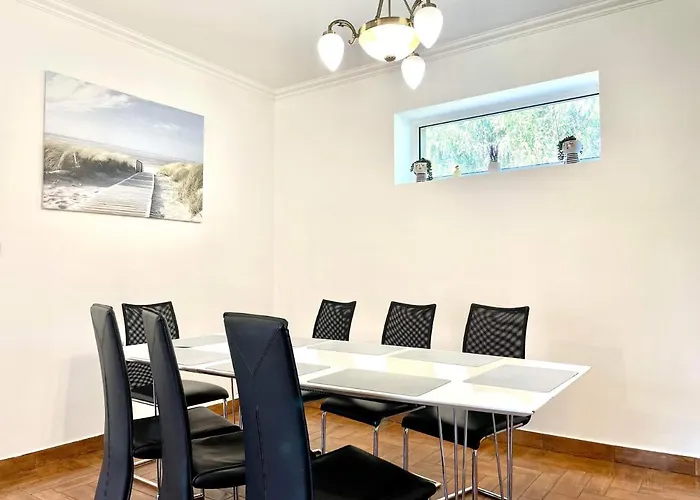 Semesterbostad With Jakuzzi And Sauna