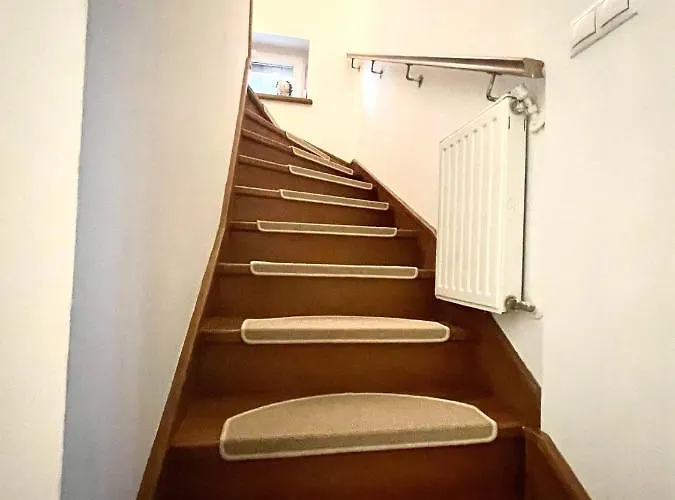 Semesterbostad With Jakuzzi And Sauna *