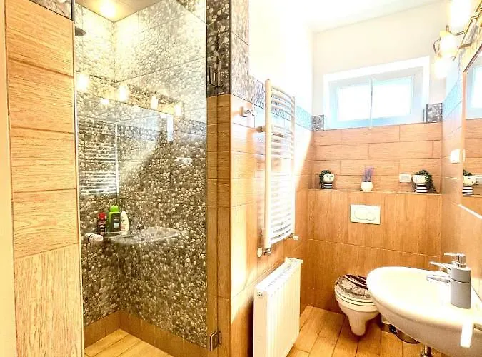 Semesterbostad With Jakuzzi And Sauna Kisoroszi