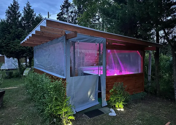 With Jakuzzi And Sauna Semesterbostad