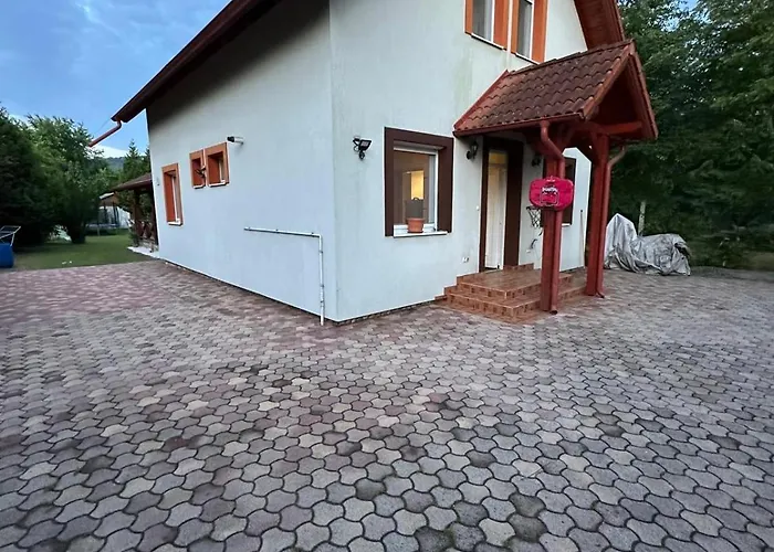 With Jakuzzi And Sauna Semesterbostad